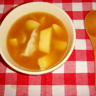 スープ餃子の素で簡単ジャガイモスープ